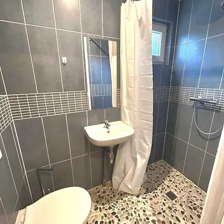 Holiday home Maison Jardin&terrasse 15min De Paris